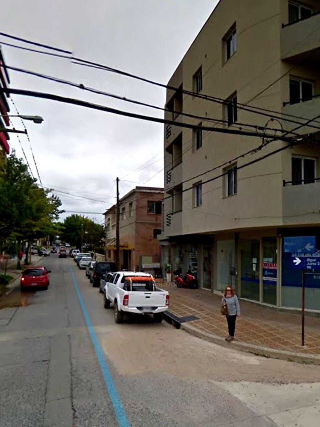 Intersección de las calles Carlos Pellegrini y Miguel Juárez, lugar del robo. (Foto: Google Maps).