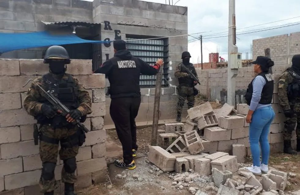La policiía cerró cuatro casas donde vendían drogas