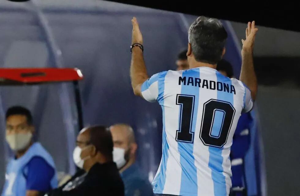 Renato Gaucho, DT del Gremio, y su sorprendente homenaje a Maradona en Copa Libertadores.