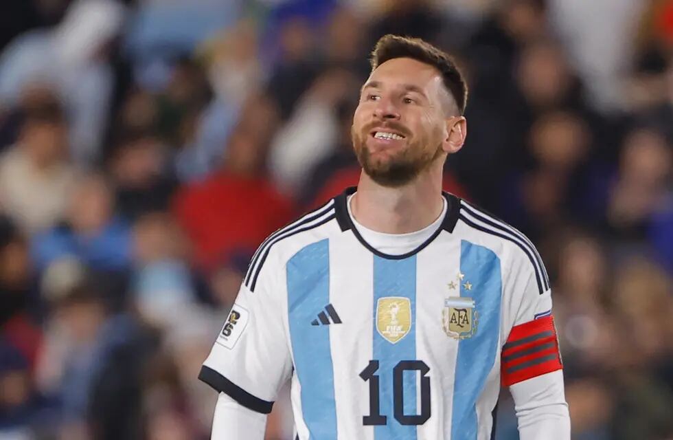 El capitán de la selección nacional argentina viajó a Perú este lunes.
