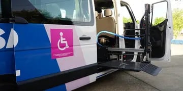 Minibus para personas discapacitadas de San Luis.