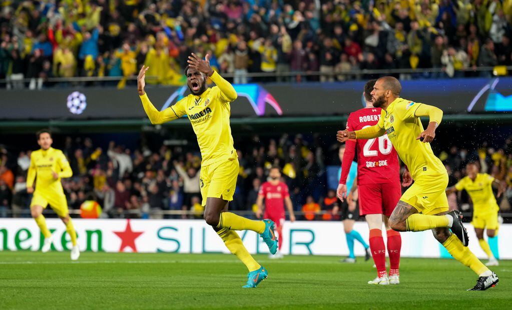Villarreal se puso al frente 2-0 ante Liverpool antes del descanso.