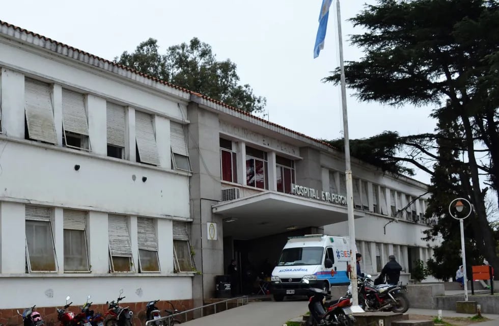 La mujer baleada está grave en el Hospital Escuela Eva Perón de Granadero Baigorria.
