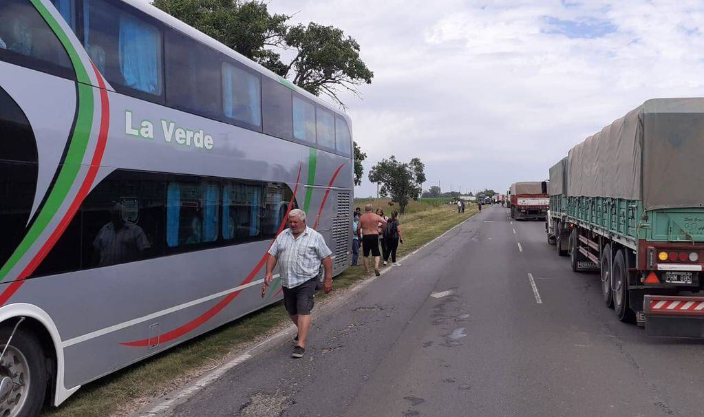 El coche de La Verde perdió un neumático mientras iba hacia Rosario.