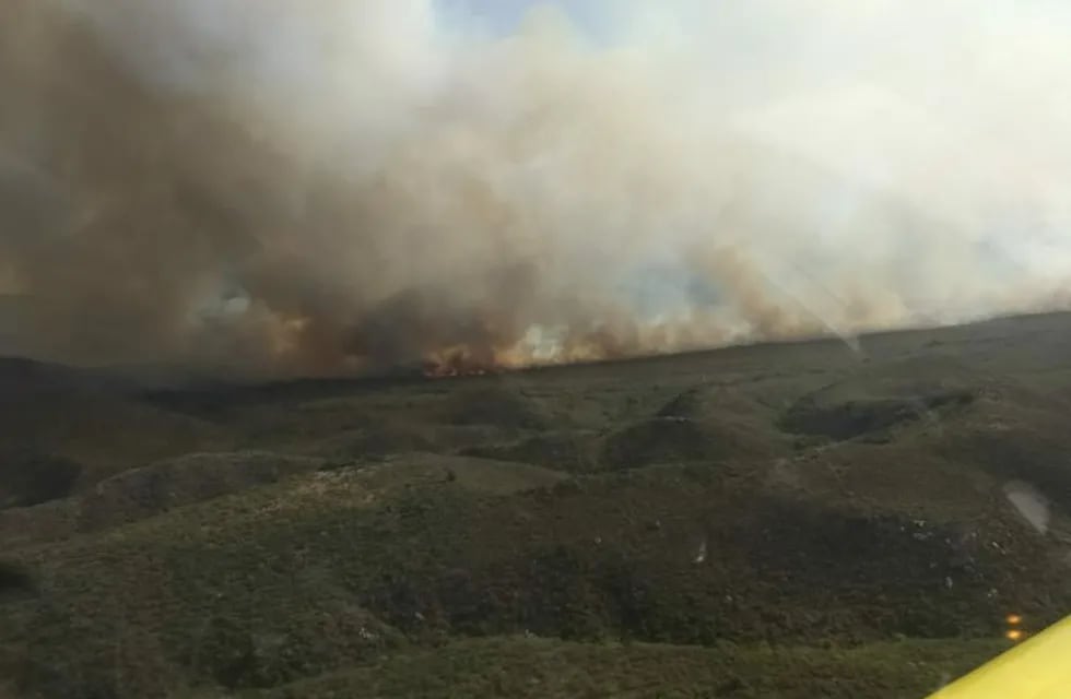 Los incendios afectan a la localidad de La Población