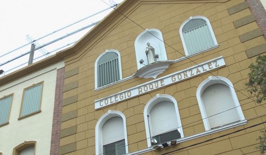 Colegio Roque González, en Posadas, donde asiste la joven que denunció haber sufrido un intento de abuso por parte del chofer escolar. (Foto: Misiones Online)