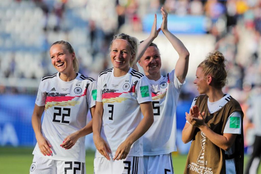 Las alemanas sonríen y están en cuartos (Foto: AP Photo/Laurent Cipriani)
