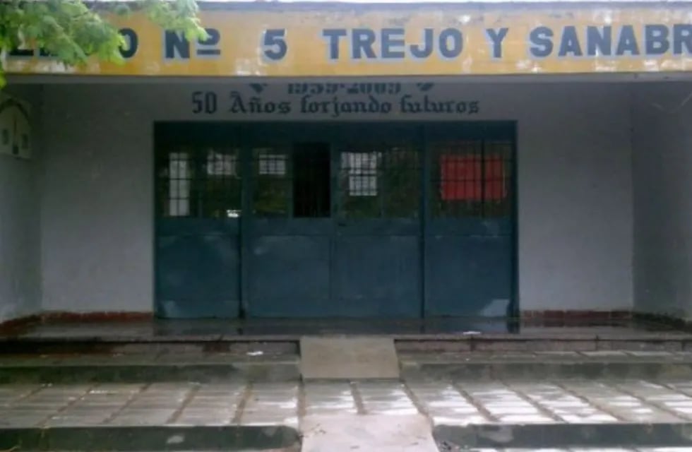 El Colegio Secundario Nº5 “Trejo y Sanabria” de Suncho Corral quedó completamente bajo agua.