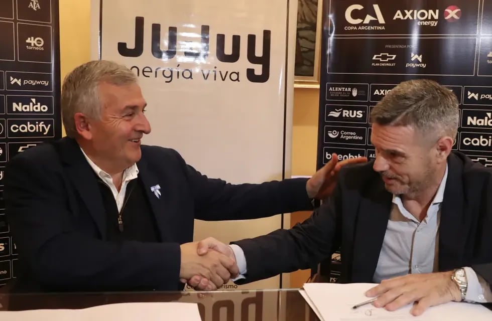 El gobernador Gerardo Morales y el director de la Copa Argentina, Alex Ganly, mantuvieron una reunión en la Casa de Jujuy en Buenos Aires, para acordar la llegada de la Copa Argentina a la provincia.