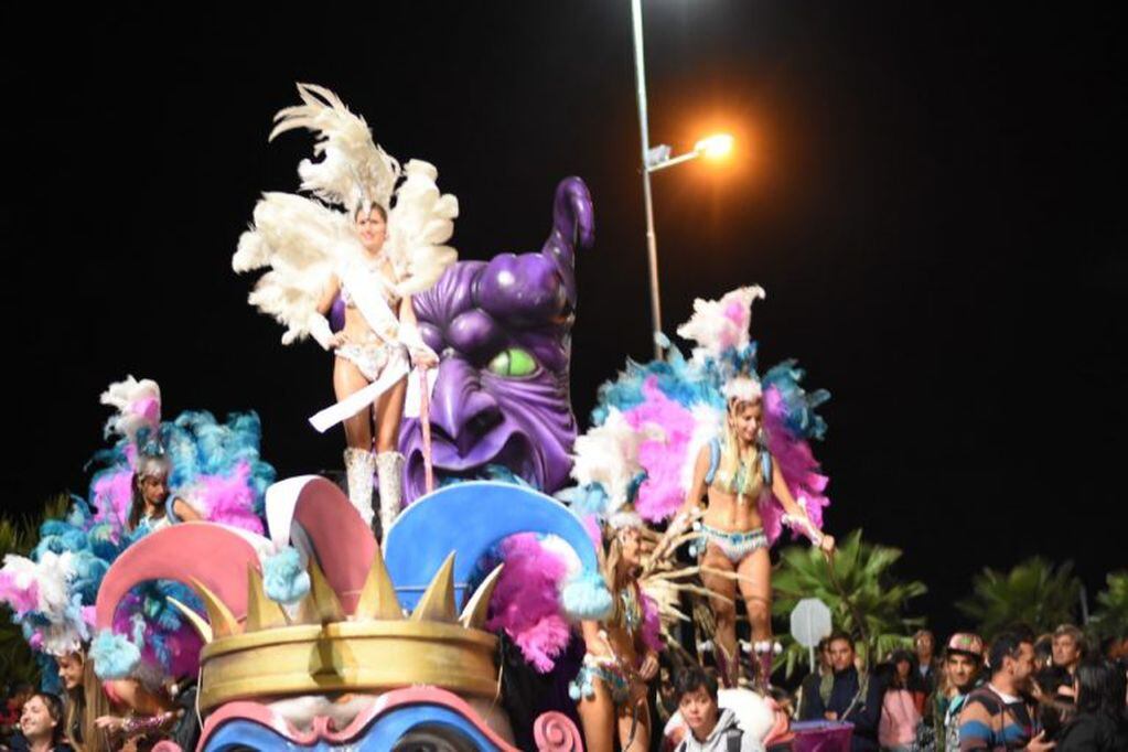 Carnavales en el Mar - Miramar de Ansenuza