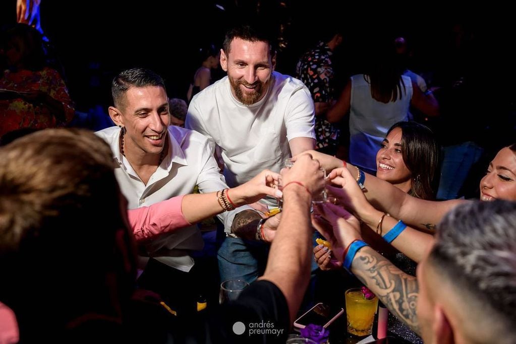 Antonela Roccuzzo compartió las mejores fotos del megafestejo que organizó Lionel Messi.