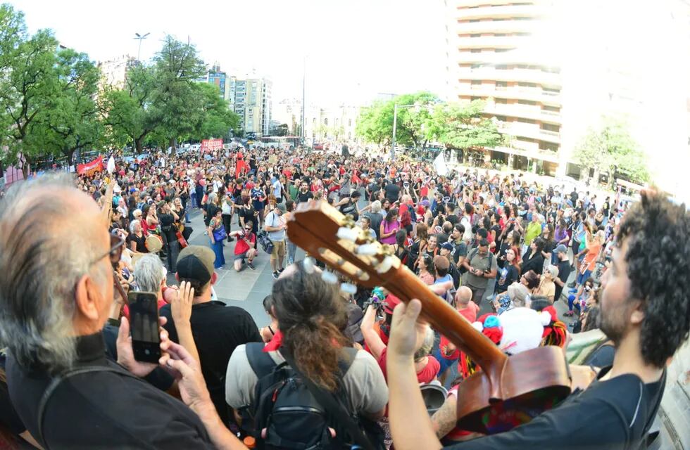 Trabajadores de la cultura de Córdoba se manifestaron contra el DNU y la "ley ómnibus".