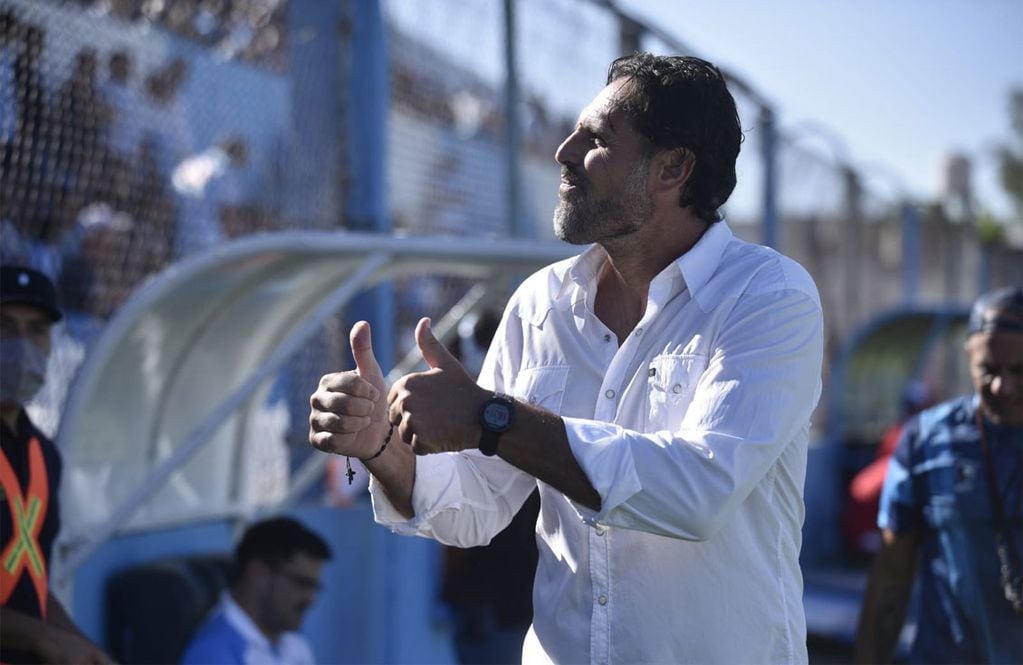 Carlos "Chiquito" Bossio debutó en 2022 como DT de la Academia en el Federal A. (Ramiro Pereyra)