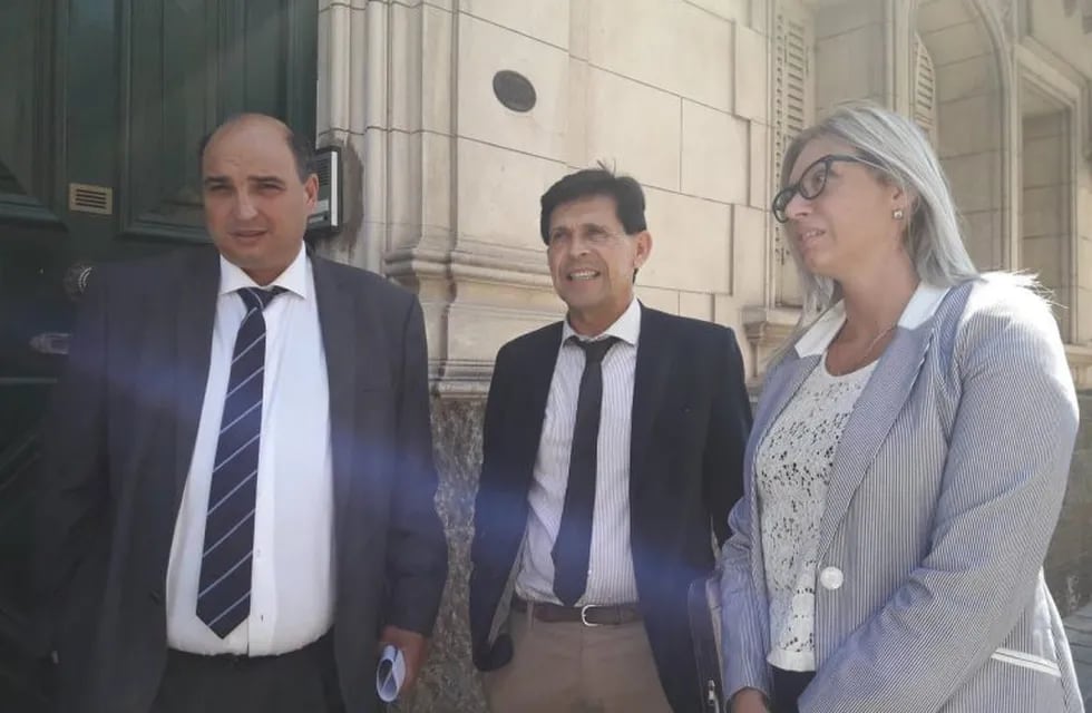 Roberto Apullán y María Laura Martí son patrocinados por el abogado Néstor Oroño. (@movil_kike)