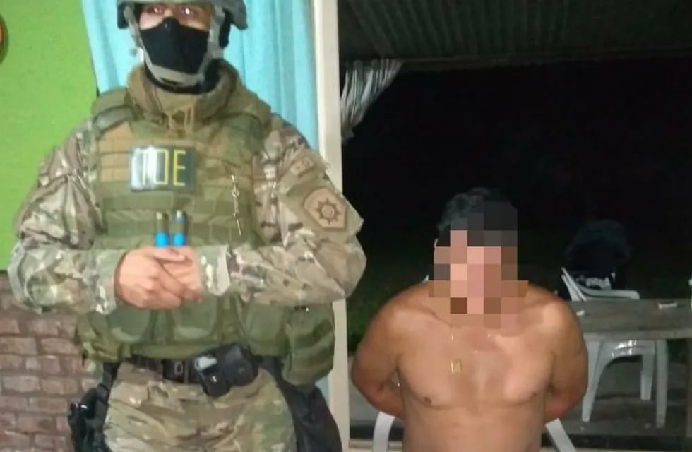 "Dani" Godoy fue identificado en Serodino este lunes durante un operativo de la Tropa de Operaciones Especiales (TOE). (@hernanfunes)
