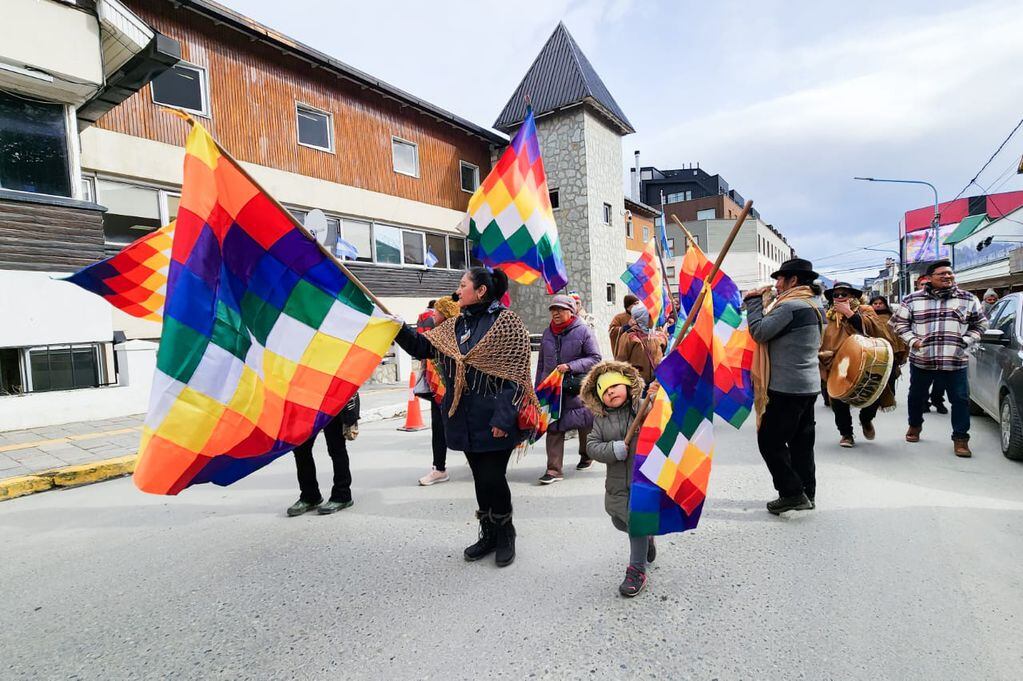 Tierra del Fuego: permitirán incorporar la identidad indígena en las partidas de nacimiento