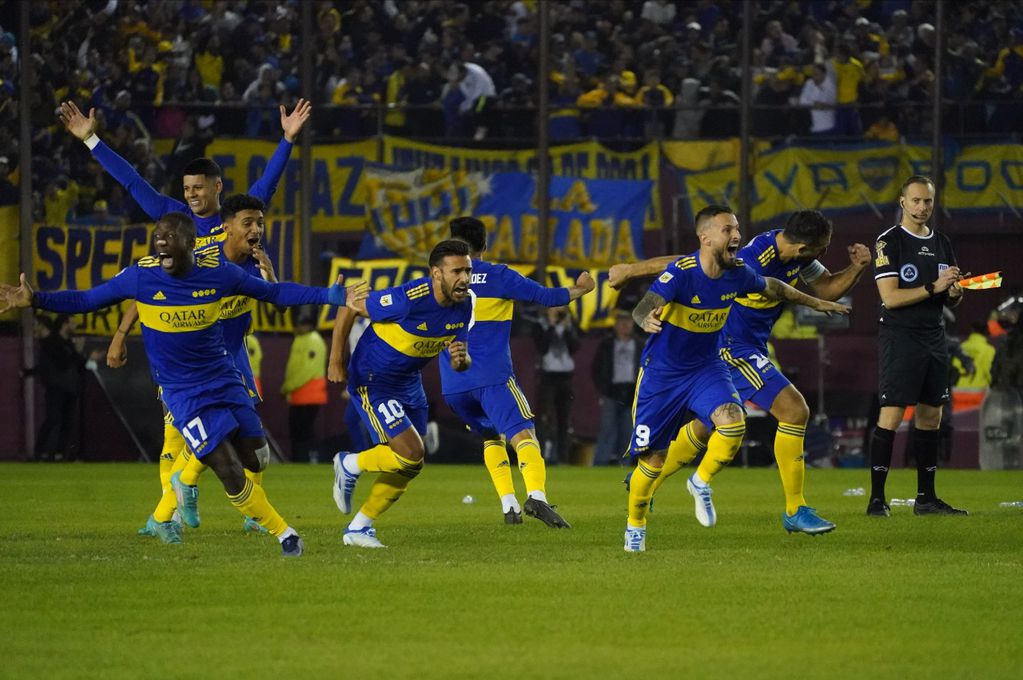 Boca eliminó a Racing por penales y jugará la final.