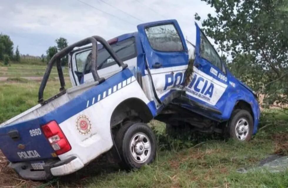 Impactante choque de una camioneta de la Policía de Córdoba  (ElRegionalVM.com.ar)
