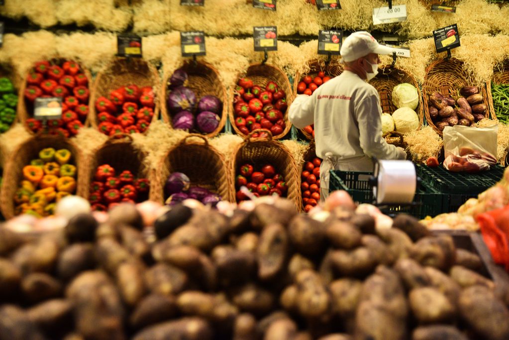 Las góndolas de verduras en el supermercado. (Foto: Pedro Castillo)
