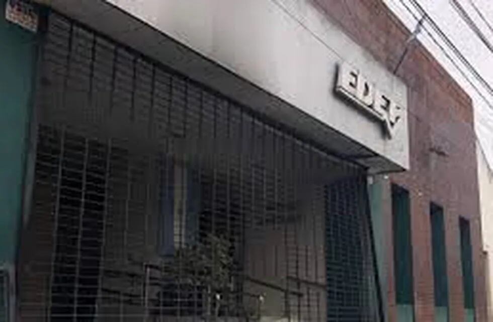 Incidentes y tensión en Monteros por una protesta en la sede de EDET. (Web)