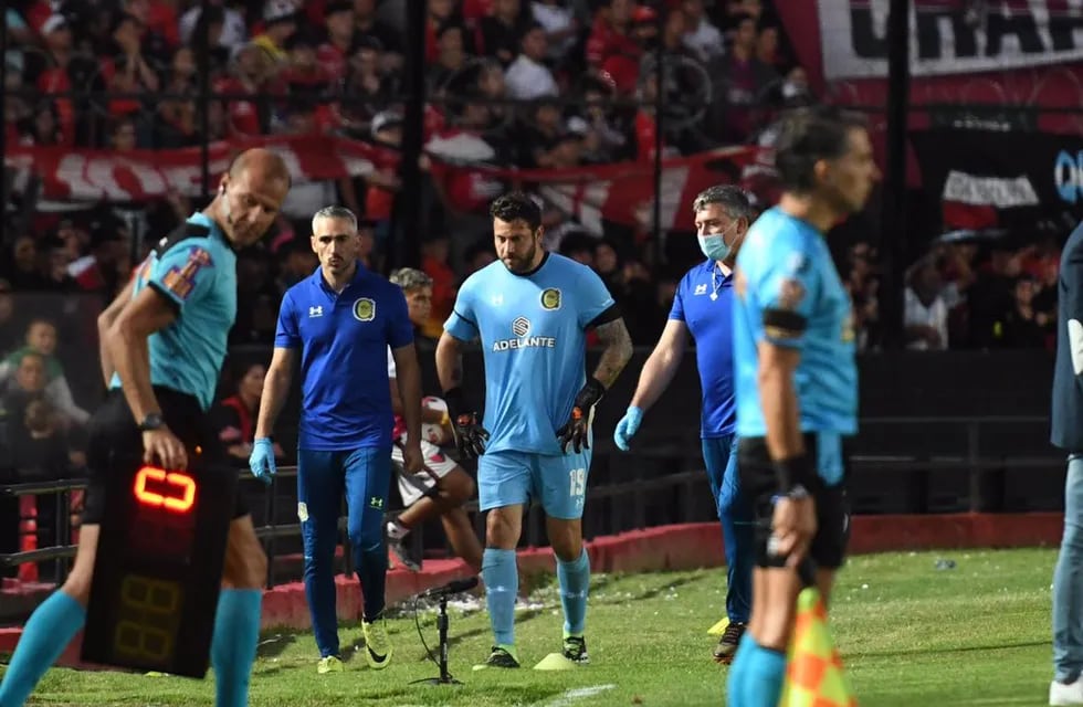 Jorge Broun se rompió los ligamentos cruzados (Twitter: @RosarioCentral).