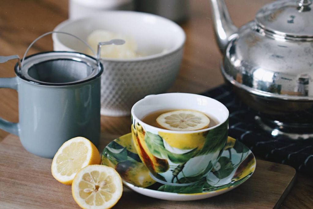 El Té de limón y miel es uno de los más clásicos para evitar el resfriado. (unspalsh)