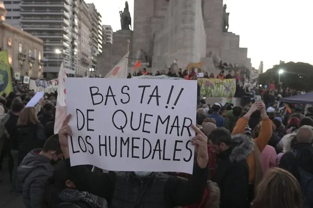 Movilizaciones en Rosario en defensa de los humedales.