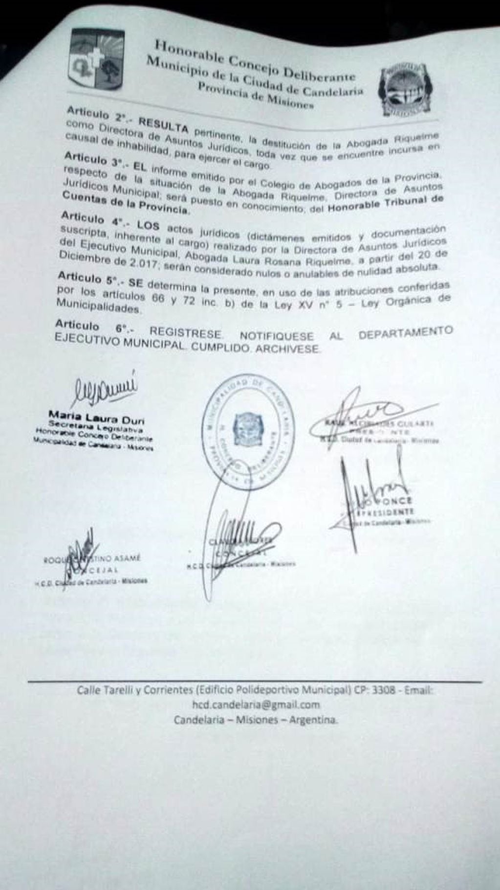 Segunda hoja de la resolución del Concejo Deliberante de Candelaria sobre la situación de la letrada Riquelme.